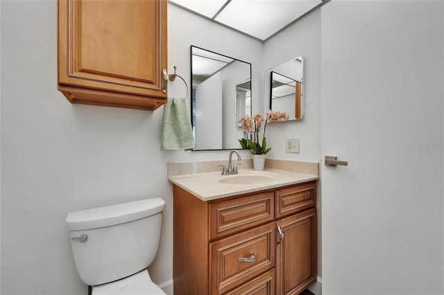 302 Andover Pl Unit G156, Sun City Center, FL 33573 - half bath with toilet and vanity