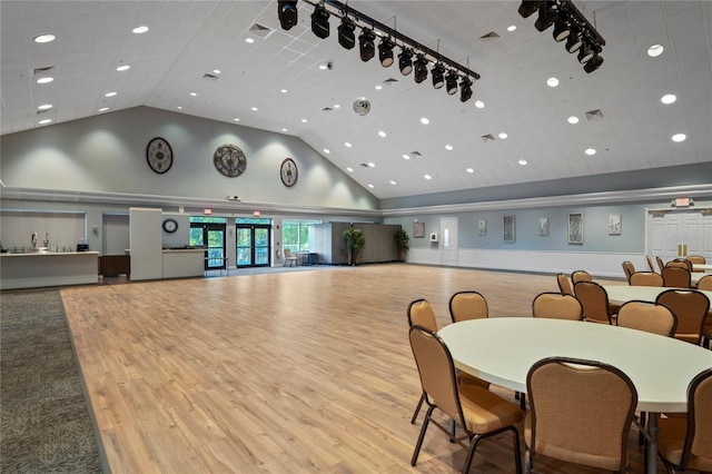 11412 Alden Ct, Hudson, FL 34667 - common area with high vaulted ceiling and recessed lighting