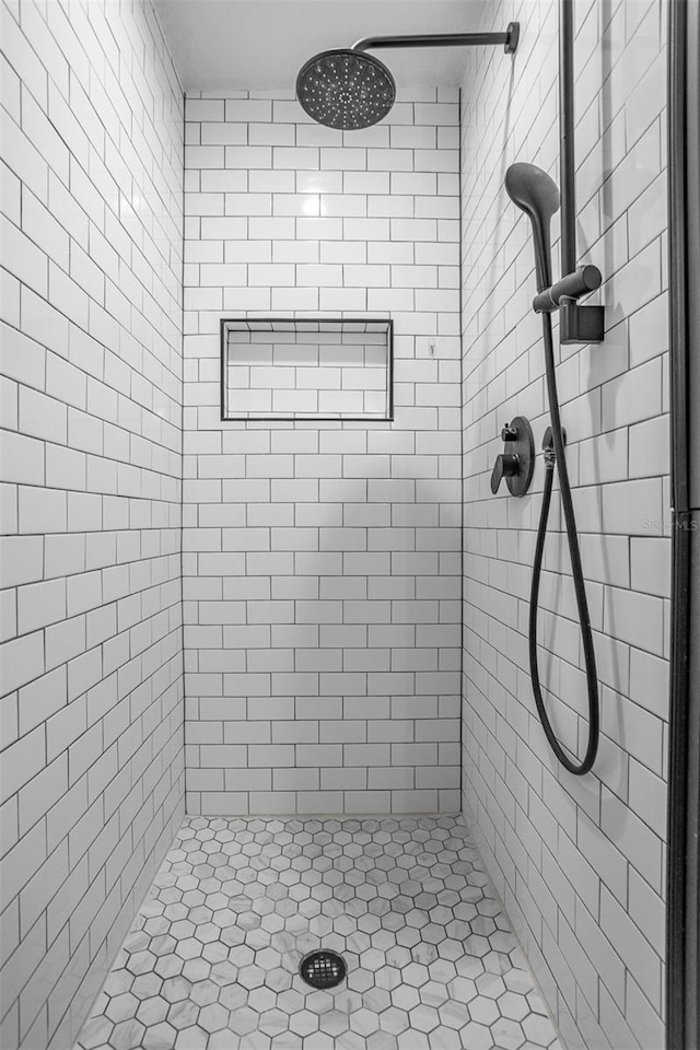 851 3rd Ave N, Saint Petersburg, FL 33701 - full bathroom with a tile shower