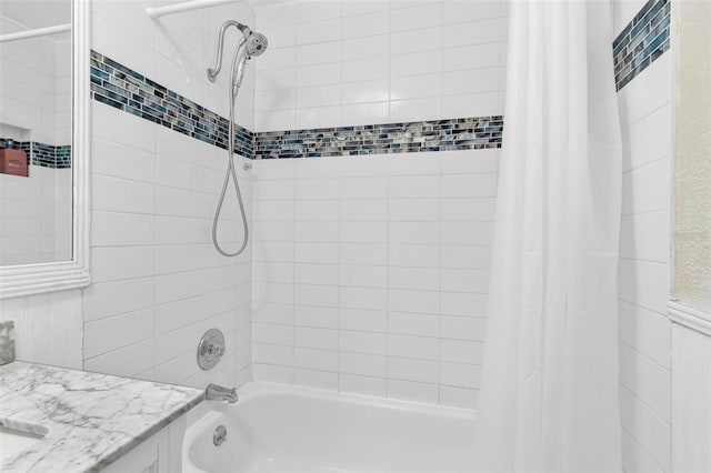 1813 Bough Ave Unit B, Clearwater, FL 33760 - full bath with shower / tub combo with curtain and vanity