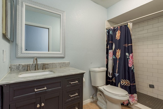 9660 Tara Cay Ct Unit 38, Seminole, FL 33776 - full bathroom with vanity, tiled shower, and tile patterned floors