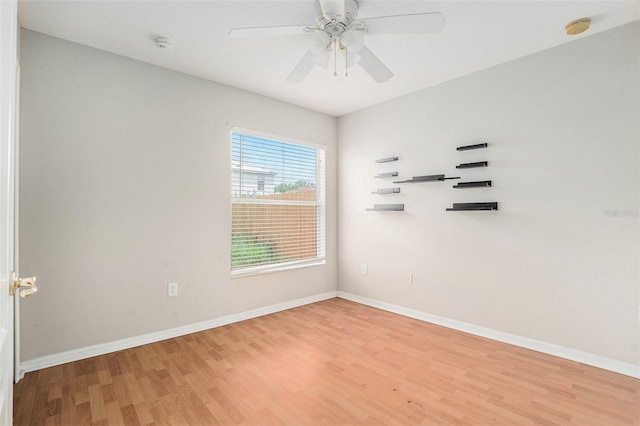 10039 Creek Bluff Dr, Riverview, FL 33578 - unfurnished room featuring a smoke detector, light wood-type flooring, and a ceiling fan