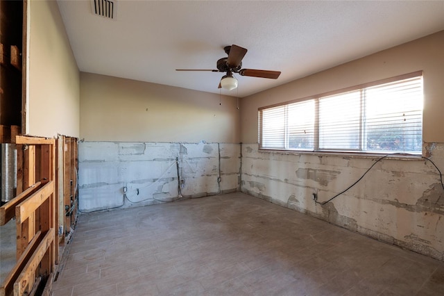 208 Bath Club Blvd N, North Redington Beach, FL 33708 - spare room featuring a ceiling fan