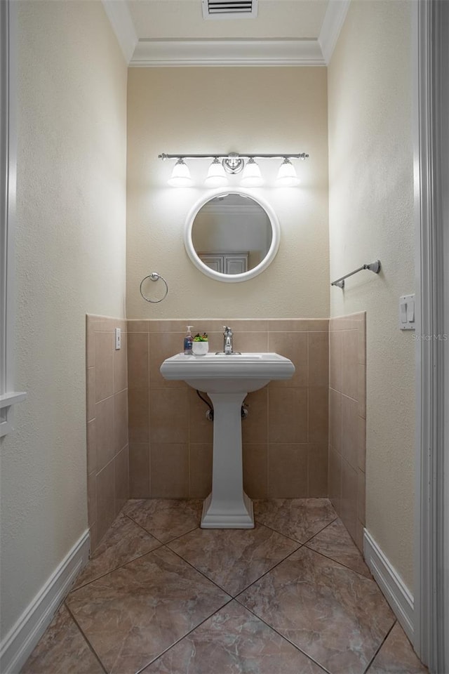321 Barbara Cir, Belleair, FL 33756 - photo 28