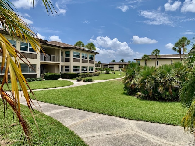 4712 Marine Pkwy Unit 203, New Port Richey, FL 34652 - view of property's community featuring a yard