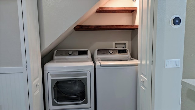 1247 Kennewick Ct, Wesley Chapel, FL 33543 - laundry room featuring washing machine and dryer