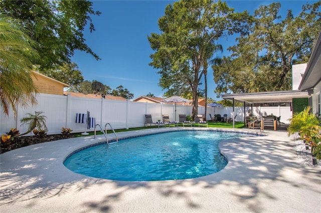 8010 W Hiawatha St, Tampa, FL 33615 - view of pool with a fenced backyard and a patio area