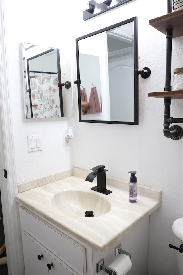 1006 Harvest Moon Dr, Seffner, FL 33584 - bathroom with vanity and toilet