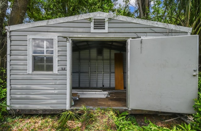 10215 N 23rd St, Tampa, FL 33612 - view of outbuilding