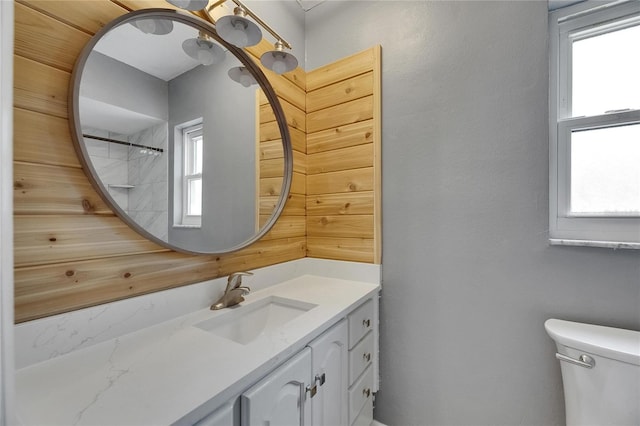 2914 Forest Cir, Seffner, FL 33584 - bathroom featuring vanity and toilet