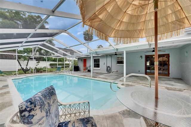 2914 Forest Cir, Seffner, FL 33584 - view of pool featuring ceiling fan, a patio area, and glass enclosure