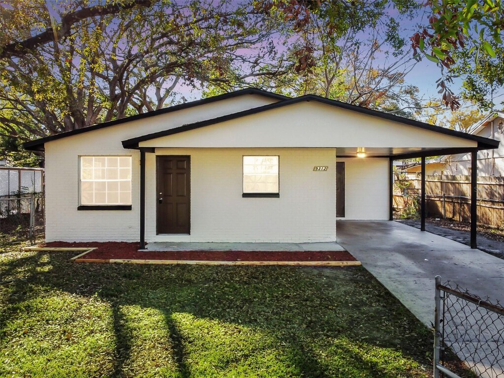 9312 N Tampa St, Tampa, FL 33612 - photo 1
