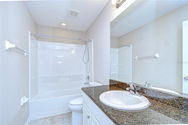 7077 Woodchase Glen Dr, Riverview, FL 33578 - full bath featuring vanity, tub / shower combination, and tile patterned floors