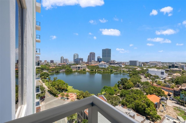 777 3rd Ave N Unit 1406, Saint Petersburg, FL 33701 - water view with skyline
