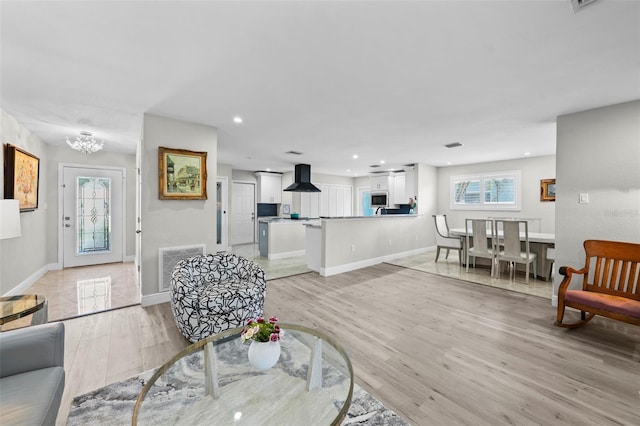 8718 Tahiti Ln, Tampa, FL 33615 - photo 5