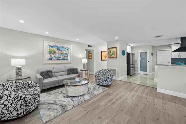 8718 Tahiti Ln, Tampa, FL 33615 - photo 6