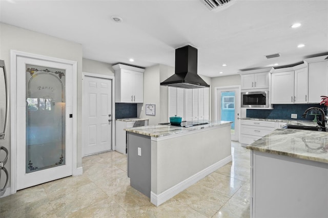 8718 Tahiti Ln, Tampa, FL 33615 - photo 9
