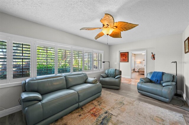 8718 Tahiti Ln, Tampa, FL 33615 - photo 13