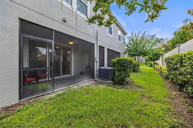 5813 Grand Sonata Ave, Lutz, FL 33558 - view of yard with a sunroom
