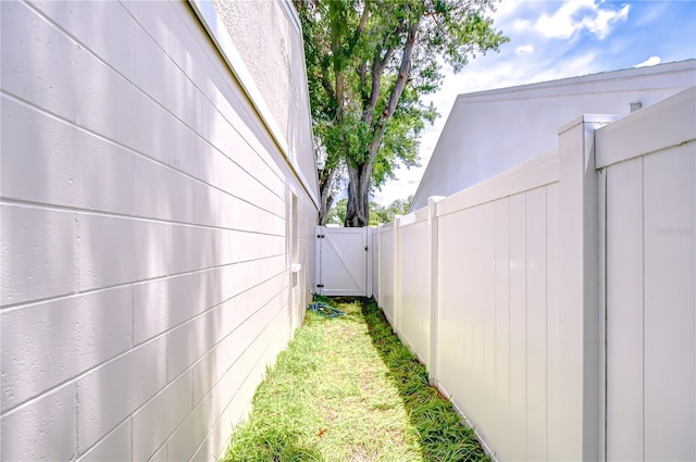 6720 Gilda Dr, Tampa, FL 33625 - view of yard featuring a gate