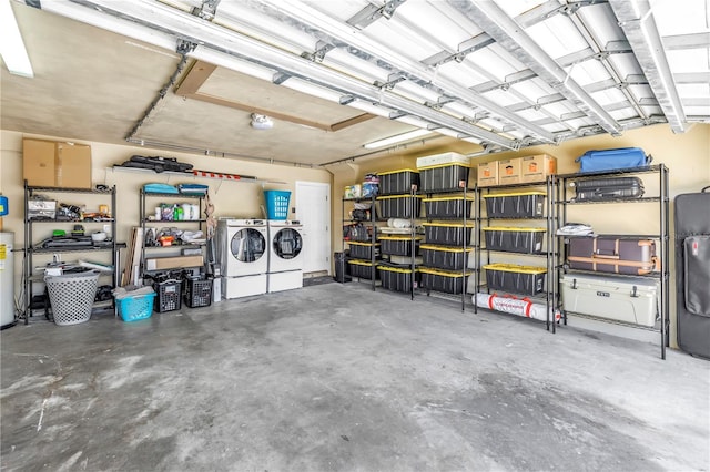 4096 38th St S, Saint Petersburg, FL 33711 - garage featuring washer and clothes dryer and water heater