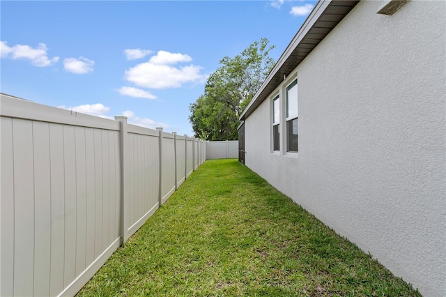 39024 Harlow Rose Dr, Zephyrhills, FL 33540 - view of fenced backyard