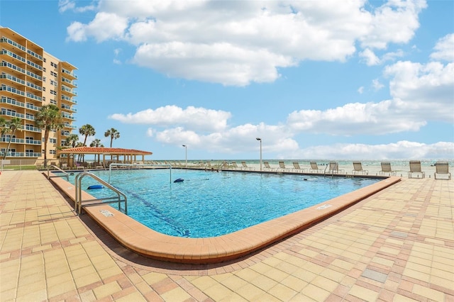 880 Mandalay Ave Unit C513, Clearwater Beach, FL 33767 - view of community pool