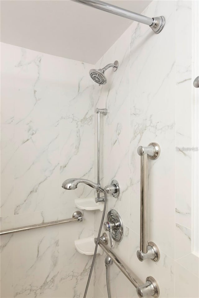 5111 Amulet Dr Unit 208, New Port Richey, FL 34652 - full bath featuring a shower