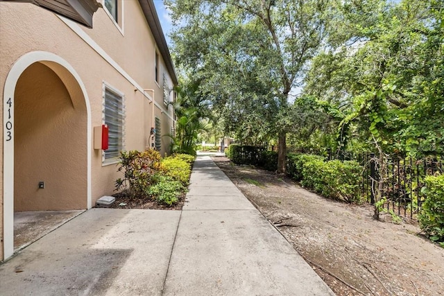 4103 Via Piedra Cir Unit 10-101, Sarasota, FL 34233 - photo 2