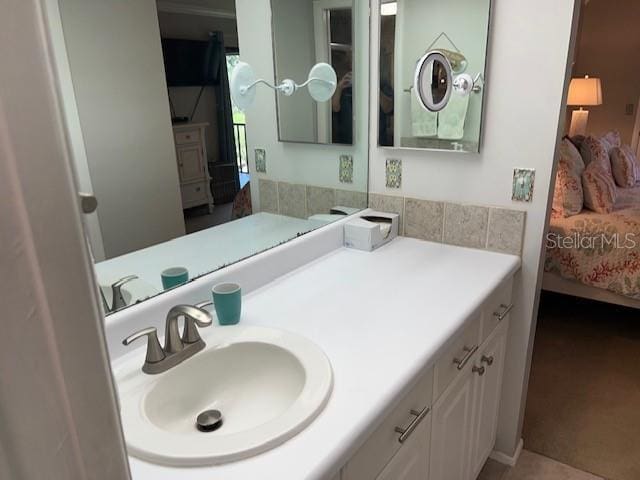 140 Nina Way, Oldsmar, FL 34677 - ensuite bathroom featuring vanity