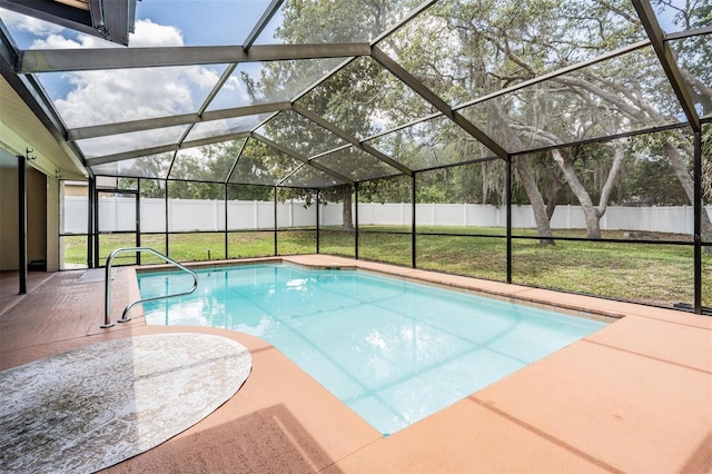 13167 Roseanna Dr, Spring Hill, FL 34609 - view of swimming pool featuring a fenced backyard, a patio, and glass enclosure