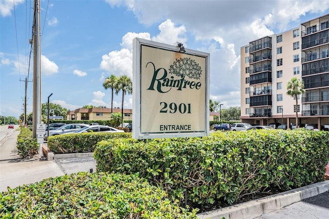 2901 W 26th St Unit 301, Bradenton, FL 34205 - community / neighborhood sign featuring uncovered parking