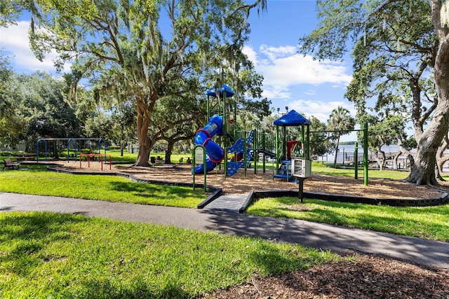 3772 Woodridge Pl, Palm Harbor, FL 34684 - community playground with a yard