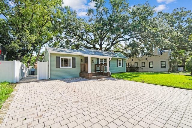 1208 E Crenshaw St, Tampa, FL 33604 - view of ranch-style house