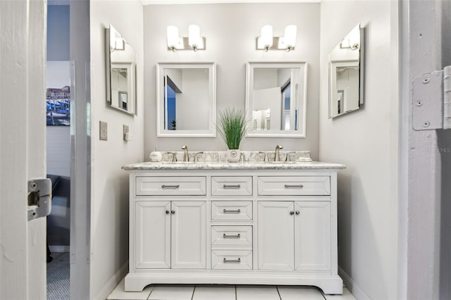 2418 Cardwell Way, Sarasota, FL 34231 - full bath featuring double vanity and baseboards