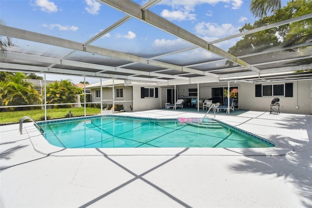 2418 Cardwell Way, Sarasota, FL 34231 - outdoor pool with a patio and glass enclosure