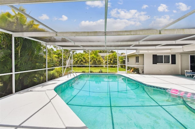 2418 Cardwell Way, Sarasota, FL 34231 - outdoor pool with glass enclosure and a patio area