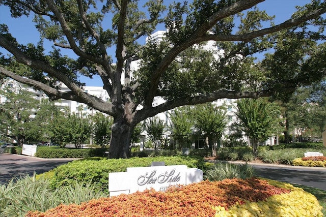 2 Seaside Ln Unit 203, Belleair, FL 33756 - view of community / neighborhood sign