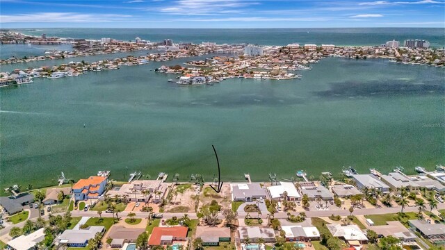 7056 S Shore Dr S, Saint Petersburg, FL 33707 - photo 1