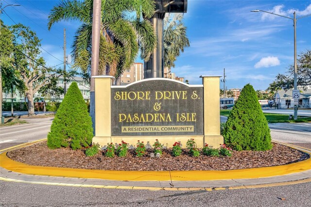 7056 S Shore Dr S, Saint Petersburg, FL 33707 - photo 9