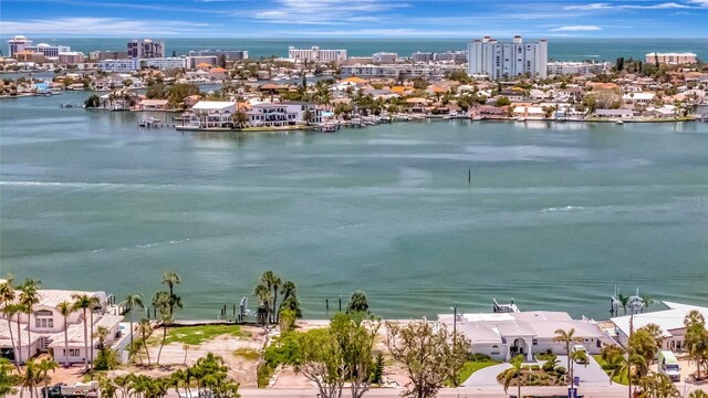 7056 S Shore Dr S, Saint Petersburg, FL 33707 - photo 10