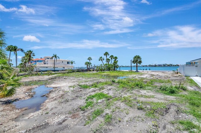 7056 S Shore Dr S, Saint Petersburg, FL 33707 - photo 17
