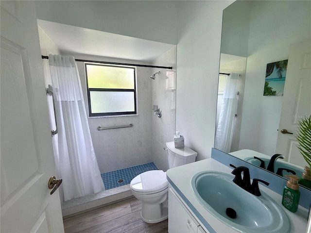 199 N Crystal Meadow Path, Lecanto, FL 34461 - full bath with tiled shower, vanity, and wood finished floors