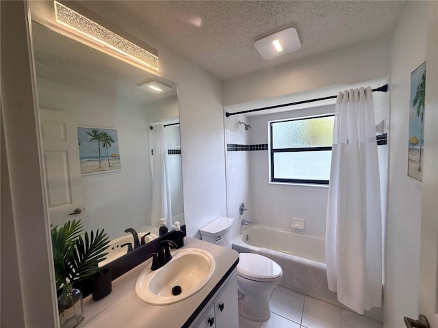 199 N Crystal Meadow Path, Lecanto, FL 34461 - bathroom featuring vanity, shower / tub combo with curtain, a textured ceiling, and tile patterned flooring