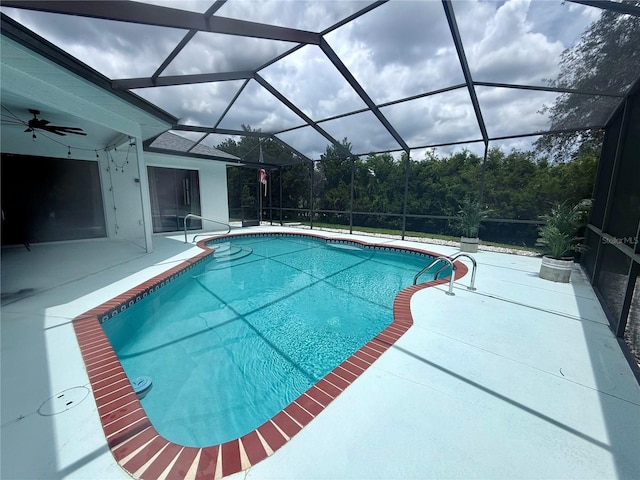 199 N Crystal Meadow Path, Lecanto, FL 34461 - swimming pool featuring a patio and ceiling fan