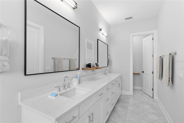 4515 W N A St Unit 6, Tampa, FL 33609 - full bath with double vanity and baseboards
