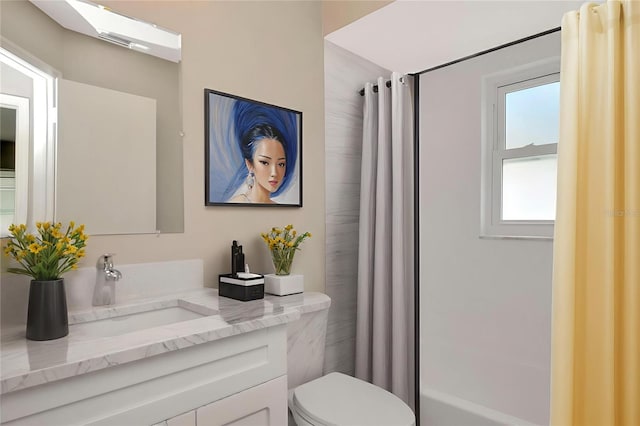 1621 Crossridge Dr, Brandon, FL 33510 - full bath with vanity and shower / tub combo with curtain