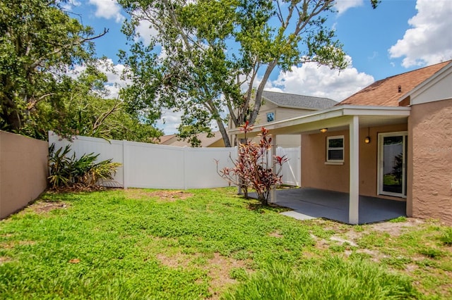 1621 Crossridge Dr, Brandon, FL 33510 - fenced backyard featuring a patio area