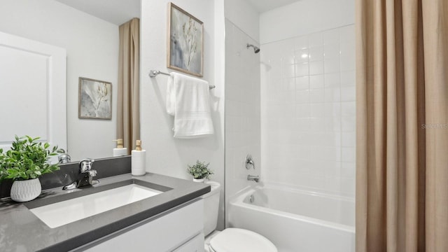 4338 Sand Dollar Way, Zephyrhills, FL 33541 - bathroom featuring shower / tub combo with curtain and vanity