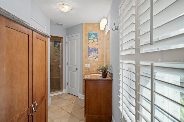 17311 Carriage Way, Odessa, FL 33556 - hallway featuring light tile patterned flooring